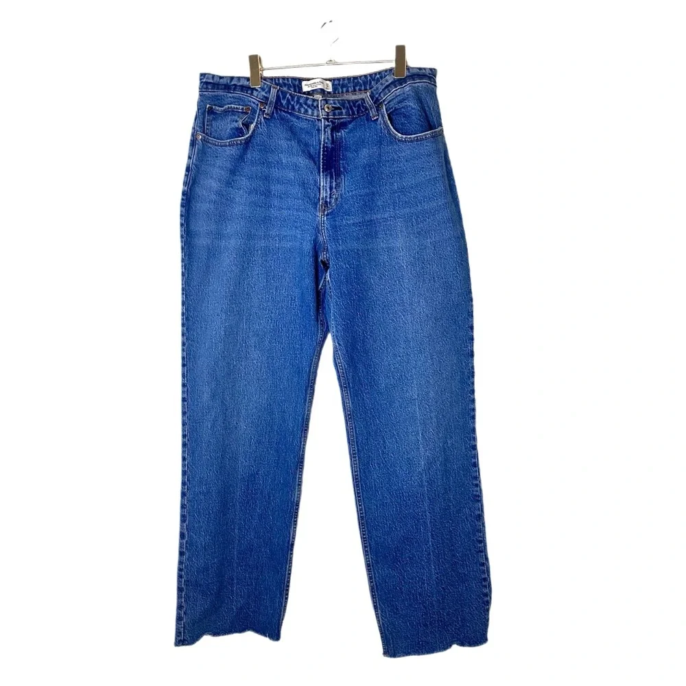 Abercrombie & Fitch The 90s Relaxed Jean High Rise Blue Curve Love Size 18L - Picture 2 of 4